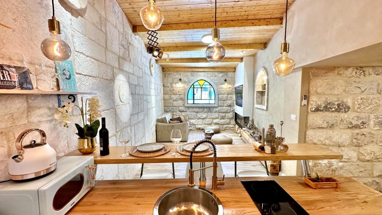 Boutique Apartment In Heart Of Хайфа Екстер'єр фото